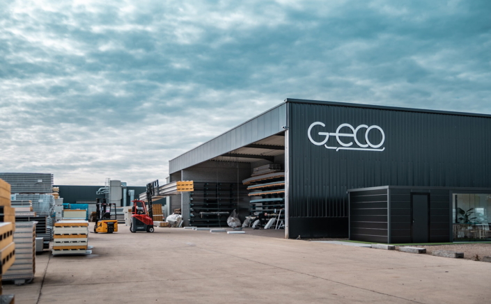 Bâtiment et entrepôt de G-Eco en panneaux sandwich